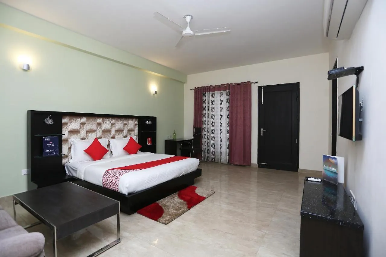 Hotel Oyo 27674 Dhairya Residency Gurgaon